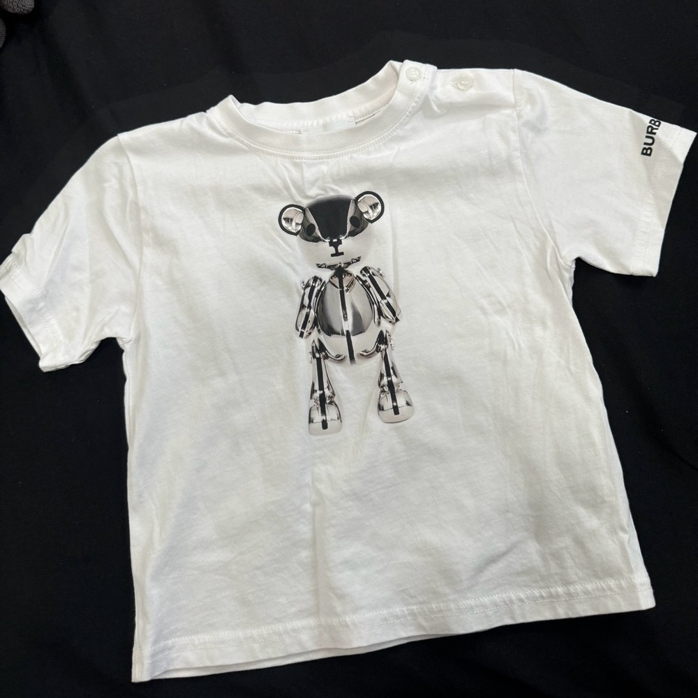Burberry tshirt size 2